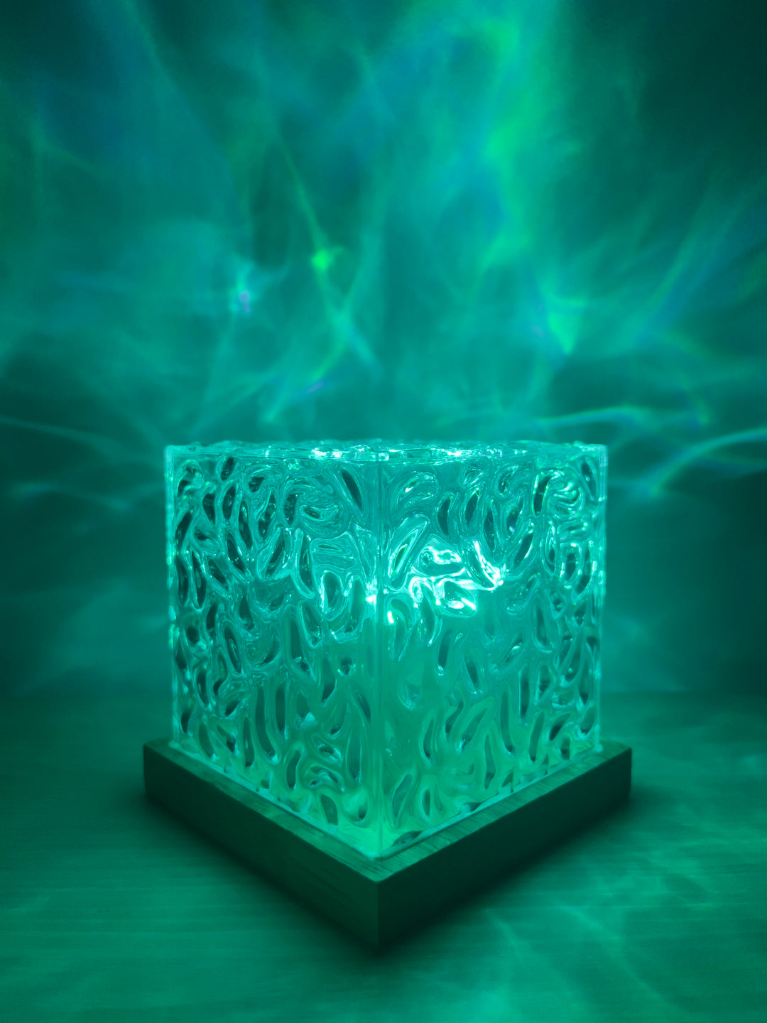 Ocean Aurora Lamp with Remote – 16 Ocean Wave Colors Lamp
